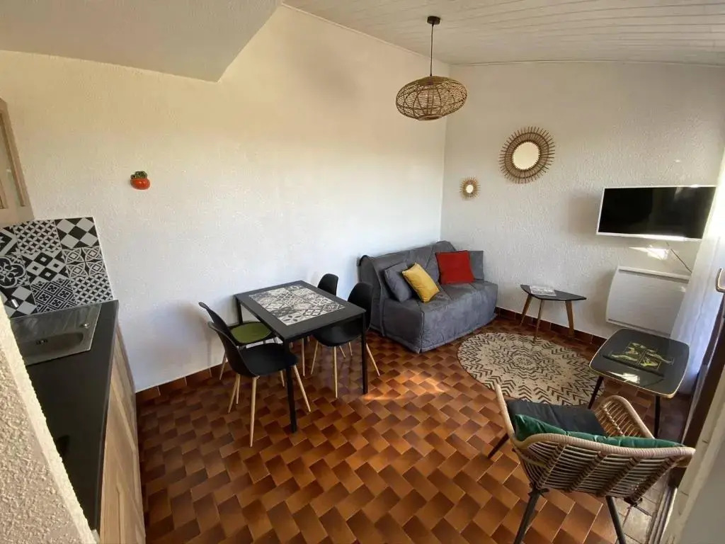 Villa T2 Front de Mer avec Terrasse à Port Leucate - 4 Couchages, Parking Privé, Plage à Pieds - FR-1-81-515