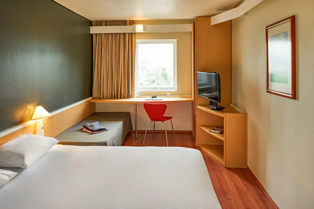 Ibis Monterrey Valle