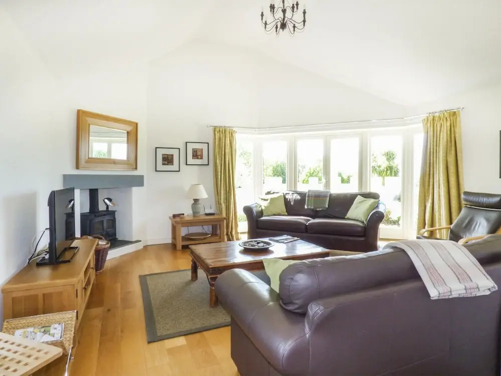 Rainbows End House