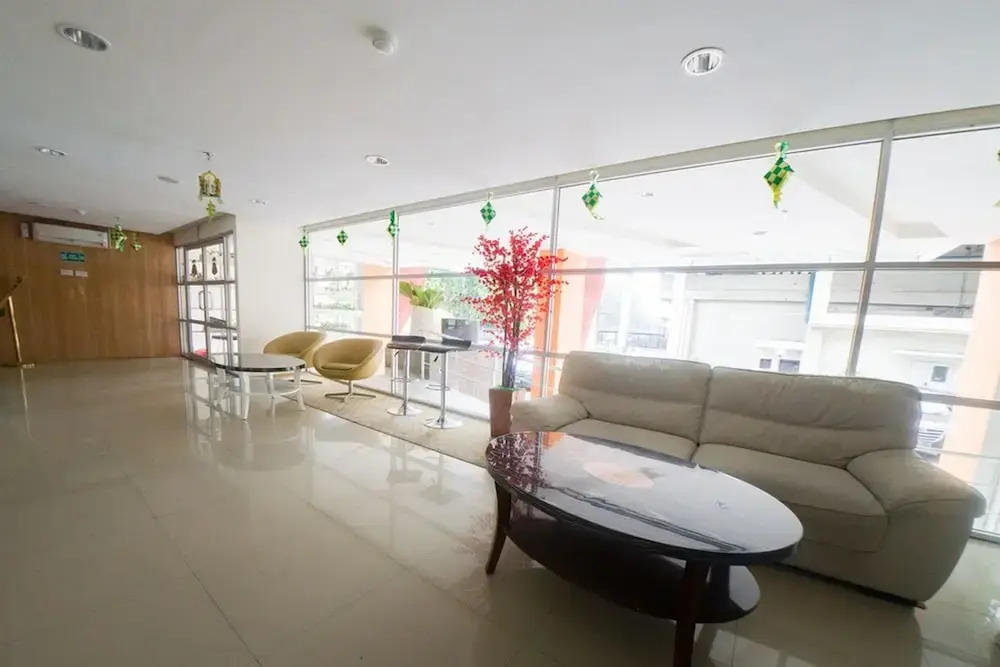 RedDoorz Apartment near Golden City Mall