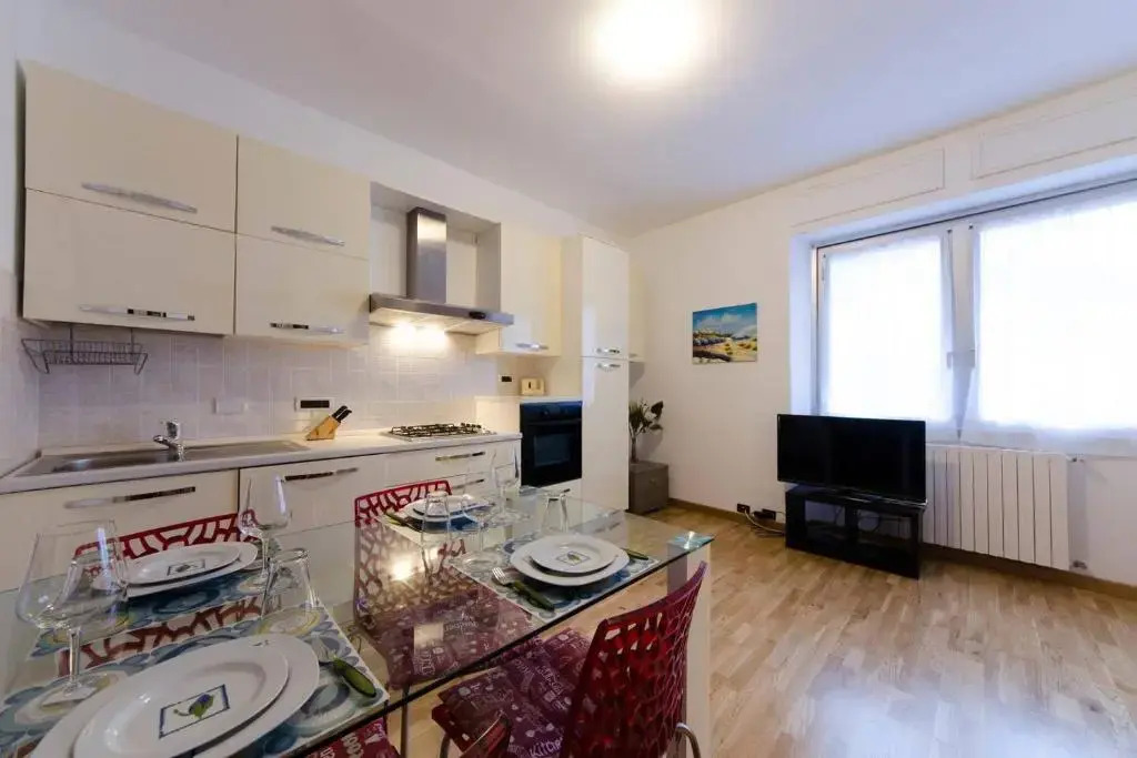 ALTIDO Elegant 1 BR Apt moments from the Sea