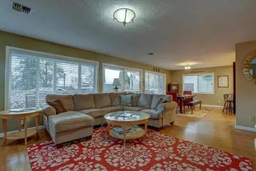 Northern Lts-Mt Vw-Ac-3br/2.5b