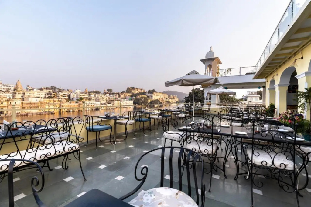 Sarovar - Lake Facing Boutique Hotel On Lake Pichola
