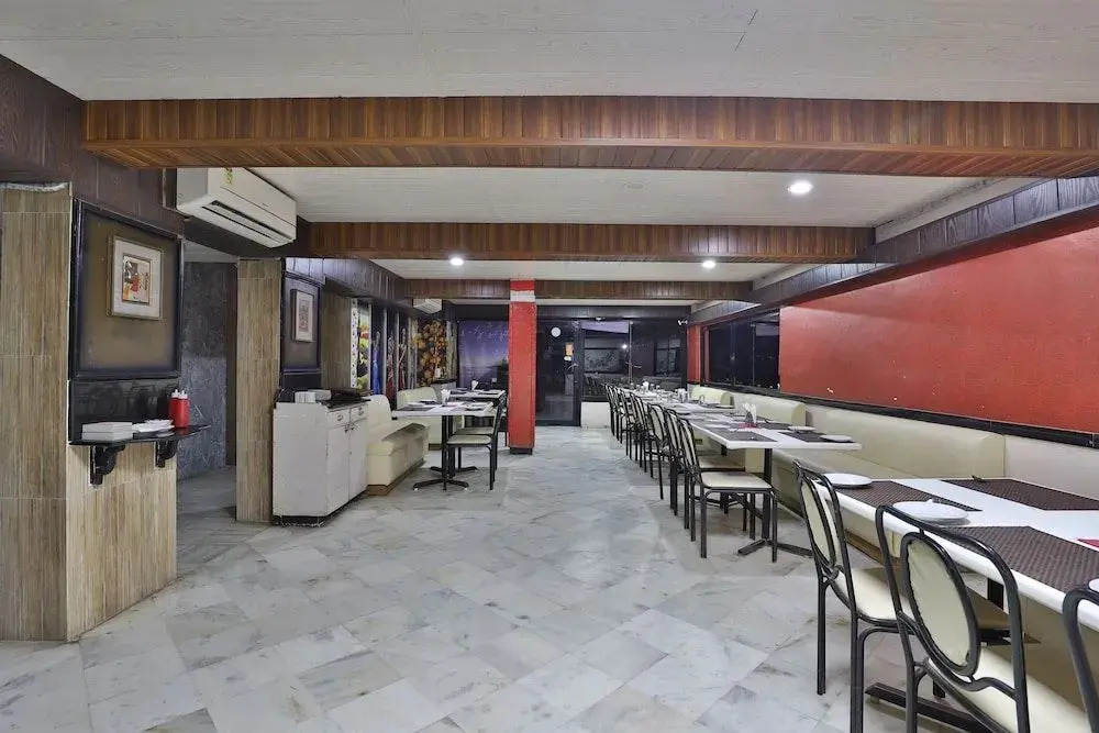 OYO 2308 Hotel Crown