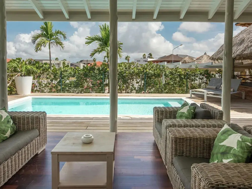 Splendid Villa With Swimming Pool in Jan Thiel