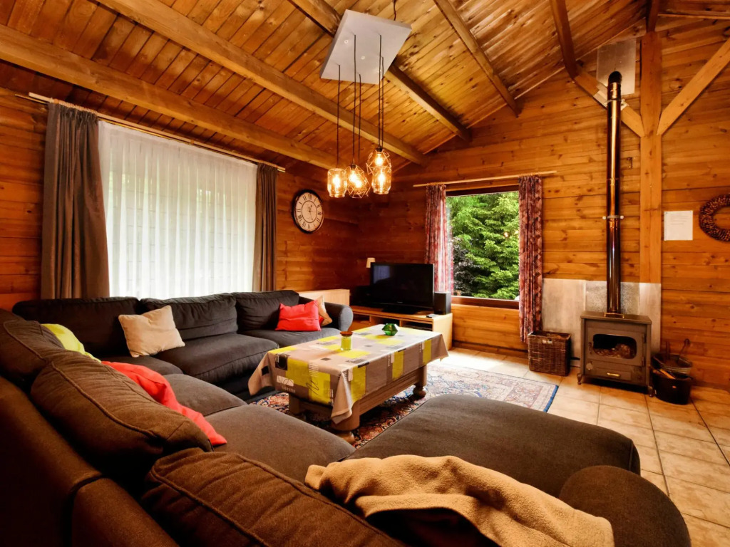 Cosy chalet in Barvaux with fenced garden