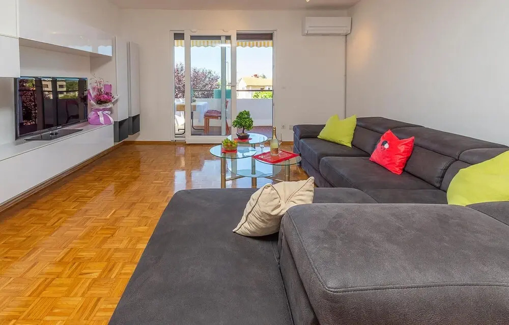 Amazing Apartment in Porec With Wifi and 2 Bedrooms