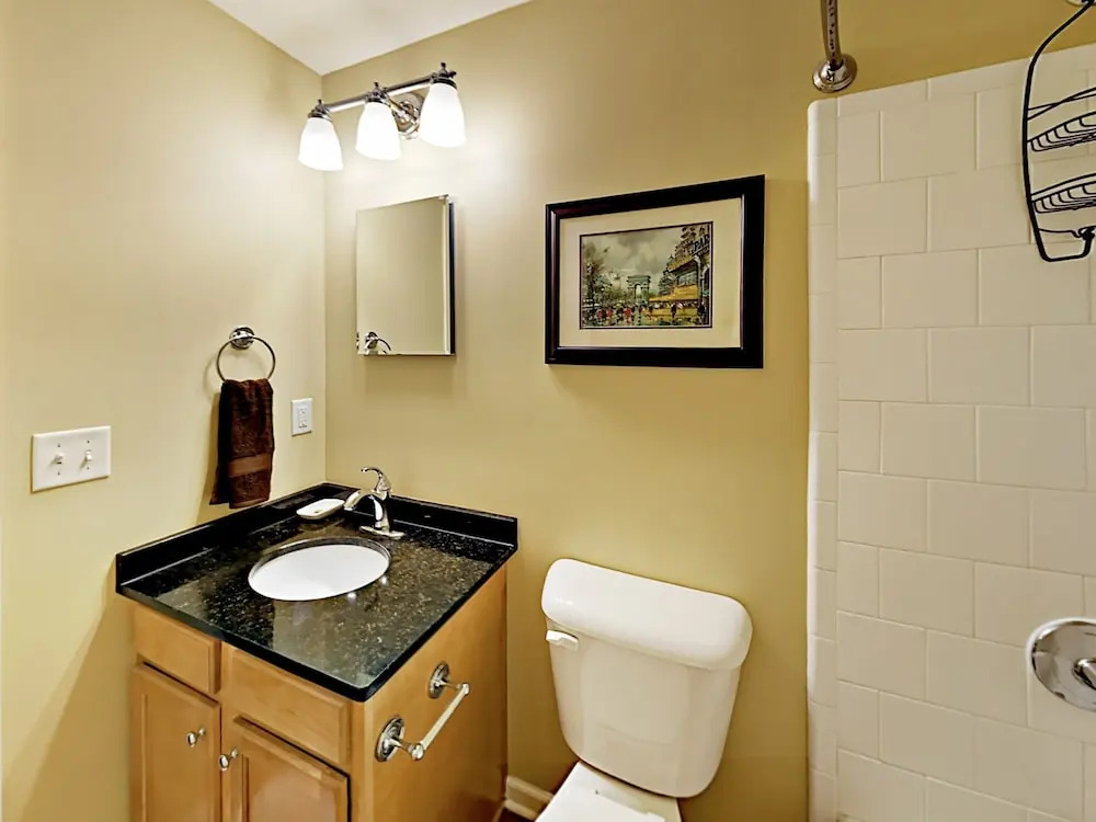New Listing! 2 Amazing Units, Walk To Forsyth Park 4 Bedroom Duplex