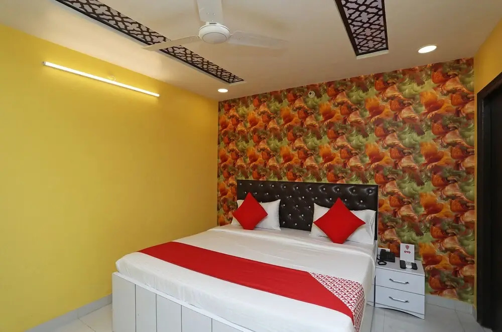 OYO 22697 Richa Grand Inn