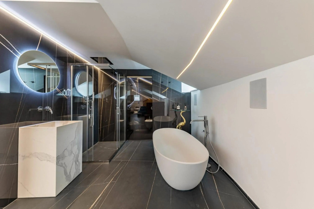 App 6 Palazzo Cavour