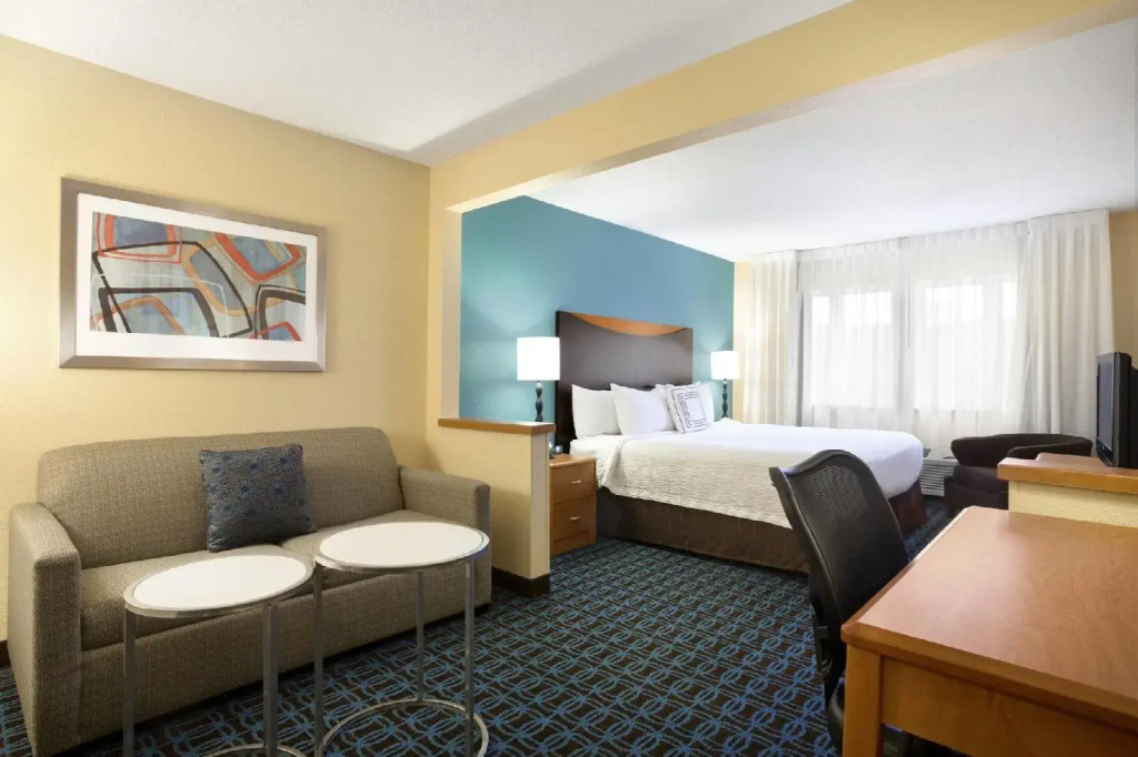 dubuque inn & suites