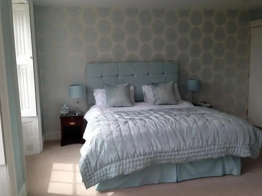 Antrobus Arms Hotel