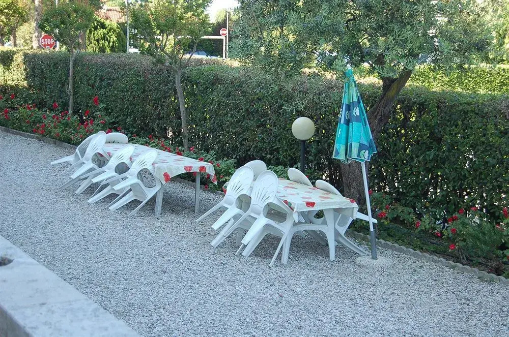 Poggio Al Lago Apartments & Rooms