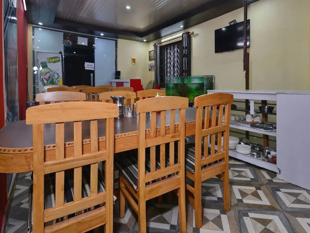 OYO 16927 Home Studio Mussoorie Hikes View