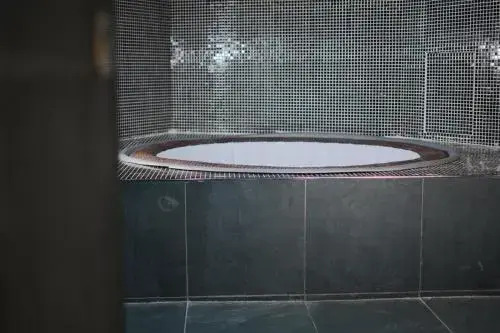 Casa Jungle Slps 20 Mcr Centre Hot tub, bar and cinema Room Leisure suite
