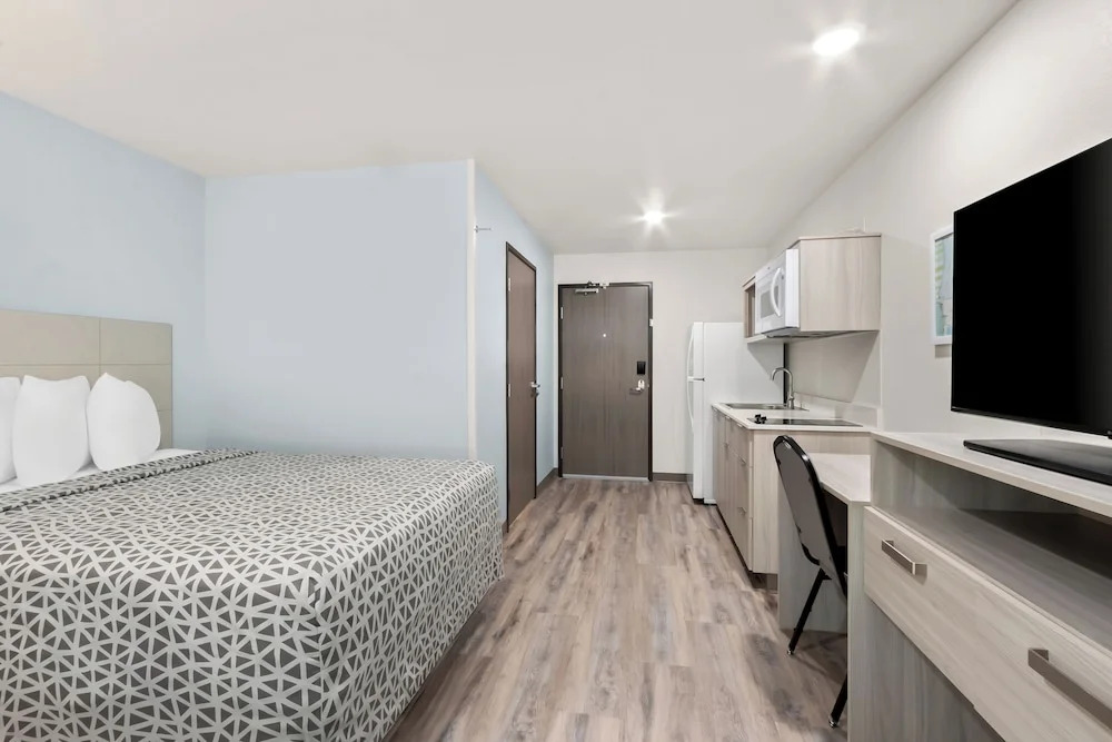 WoodSpring Suites Chandler Phoenix Medical Center