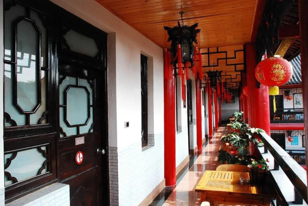 Wenjun Courtyard Hotel Chengdu ,English-Speaking , Pick-up Service ,Laundry Service , Local Tours