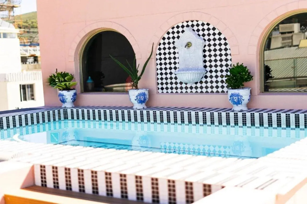 Charles Hope Boutique Hometel