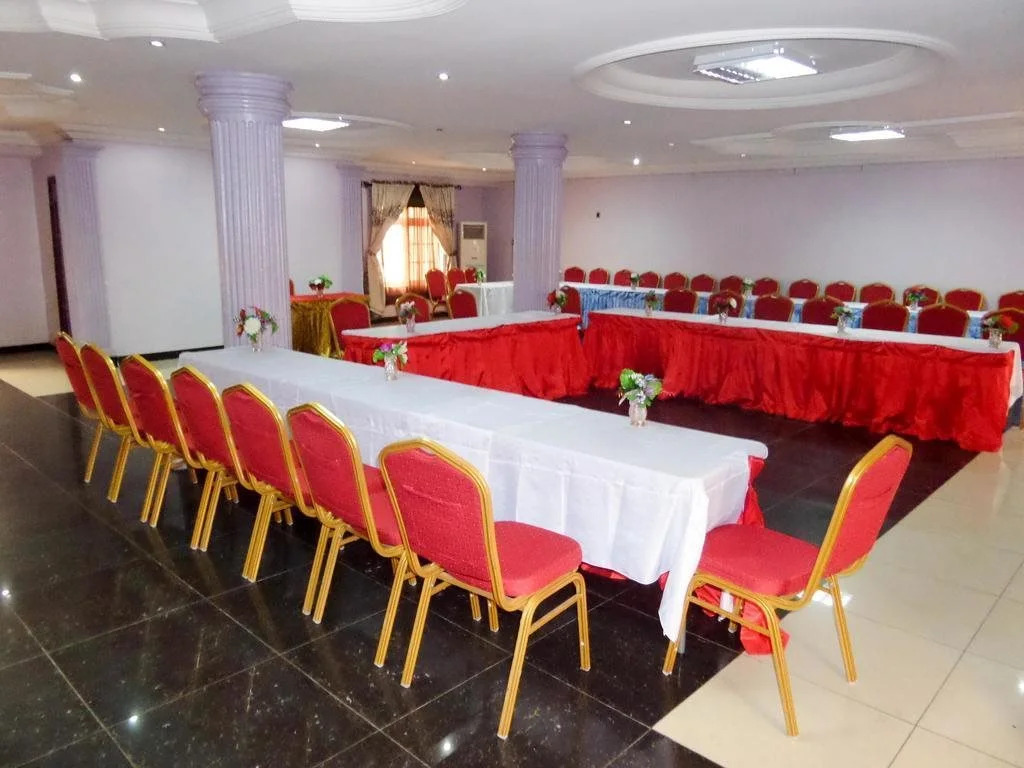 Regia Luxuria Hotel & Suites