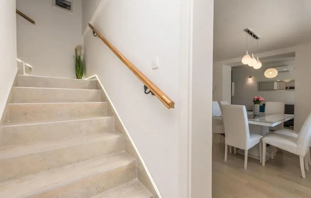 Beautiful Home in Nadin With 5 Bedrooms, Wifi and Outdoor Swimming Pool