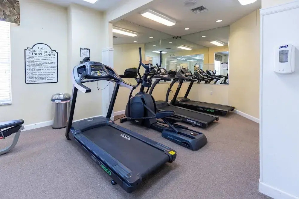 3BR Townhome Steps From Theme Parks Sleeps 6