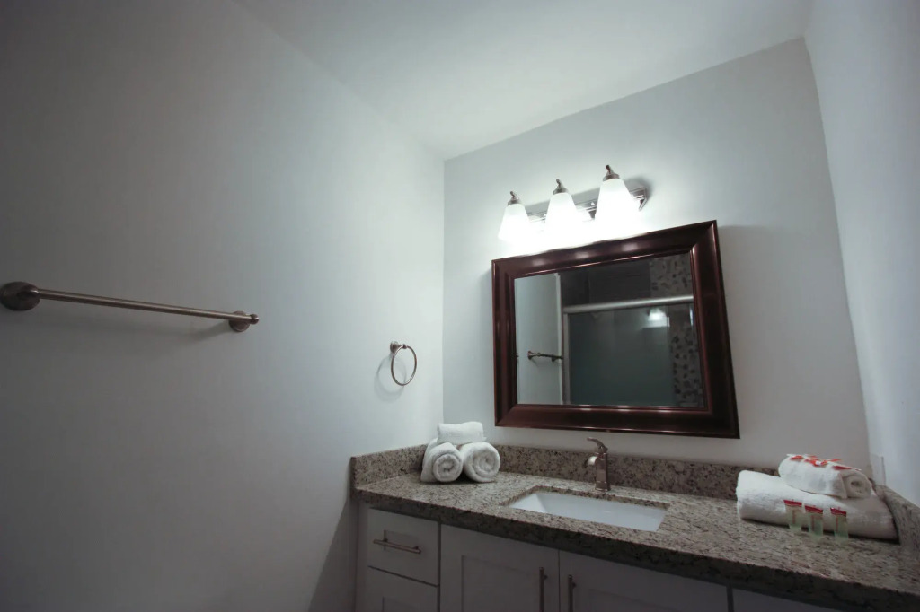 Sunny Isles Apartments by MiaRentals