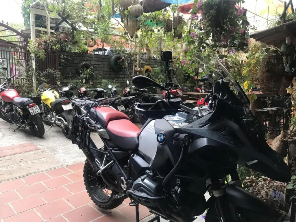 Redhouse Backpacker Hostel