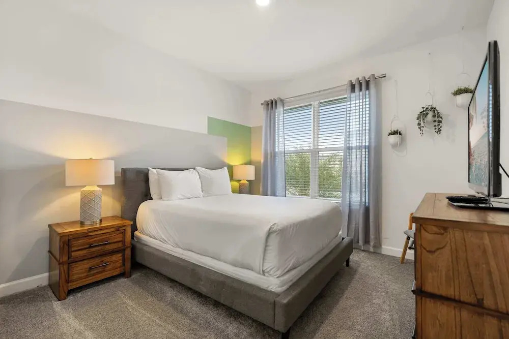 Upstay Modern 5BR Resort Home w Pool & Hot Tub