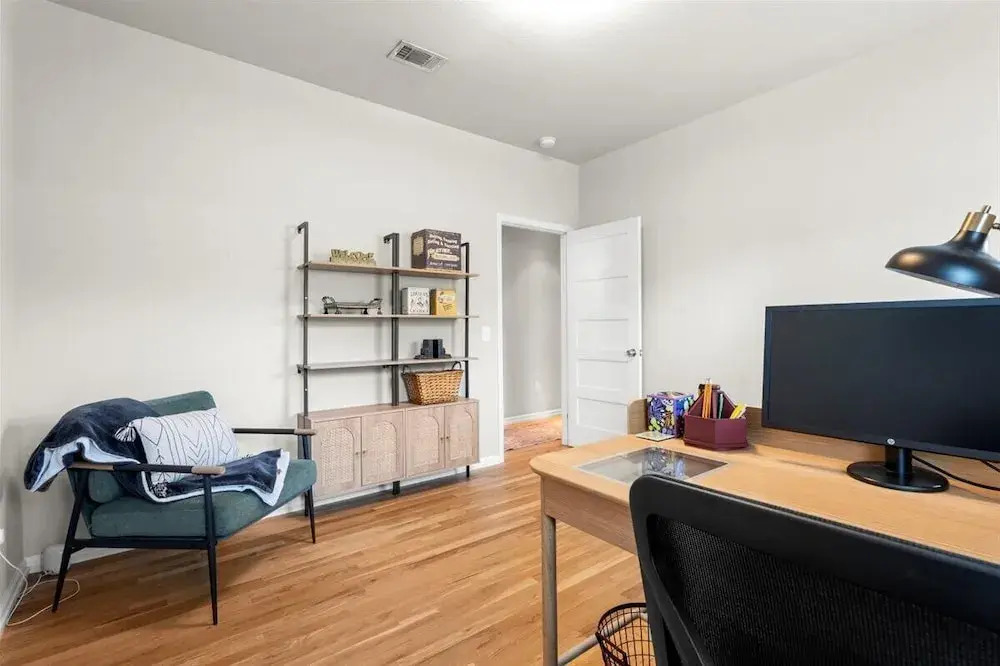 Spacious 3BR w Parking Pet Friendly