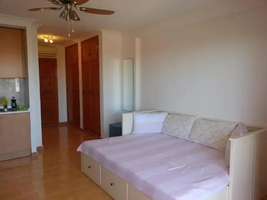 Estudio en Torrevieja a 700 m del mar