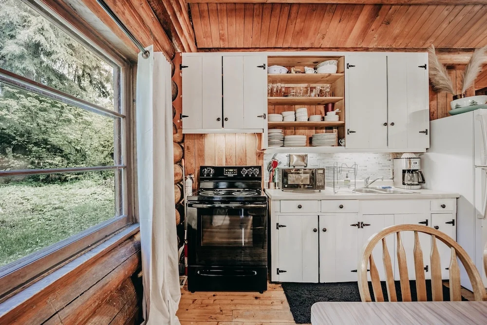 76GS - Genuine Log Cabin - WI-FI - Pets Ok - Sleeps 4