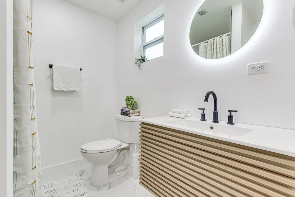 Fort Lauderdale Duplex ~ 6 Mi to Los Olas Beach!