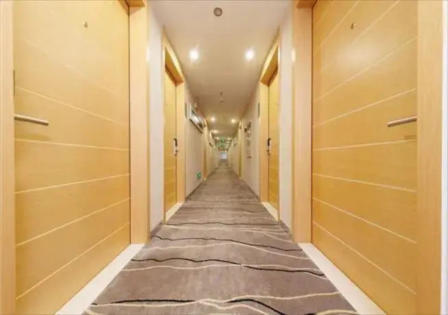 City Comfort Inn Yunfu Luoding Triumph Plaza