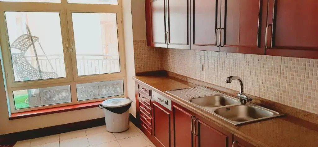 ريفان بيتش شقه 3 غرف على البحر يتطلب عوائل فقط