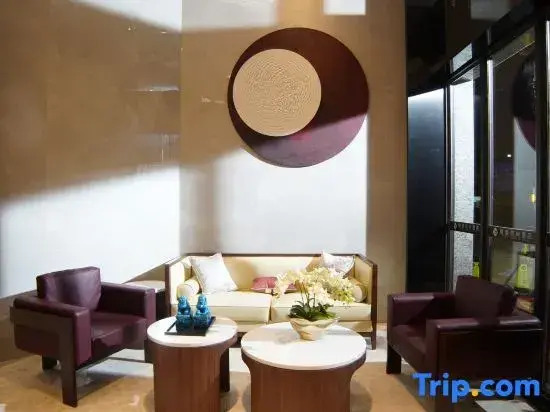 Yunfu Xinxing Xiangshun Junzhou Hotel