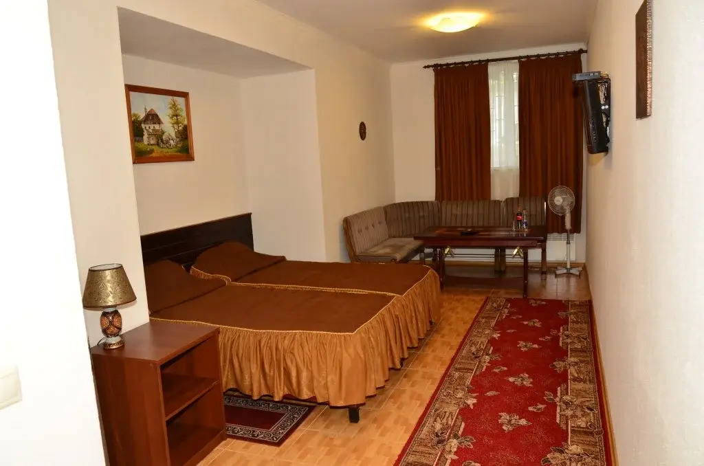 Acorn Hotel