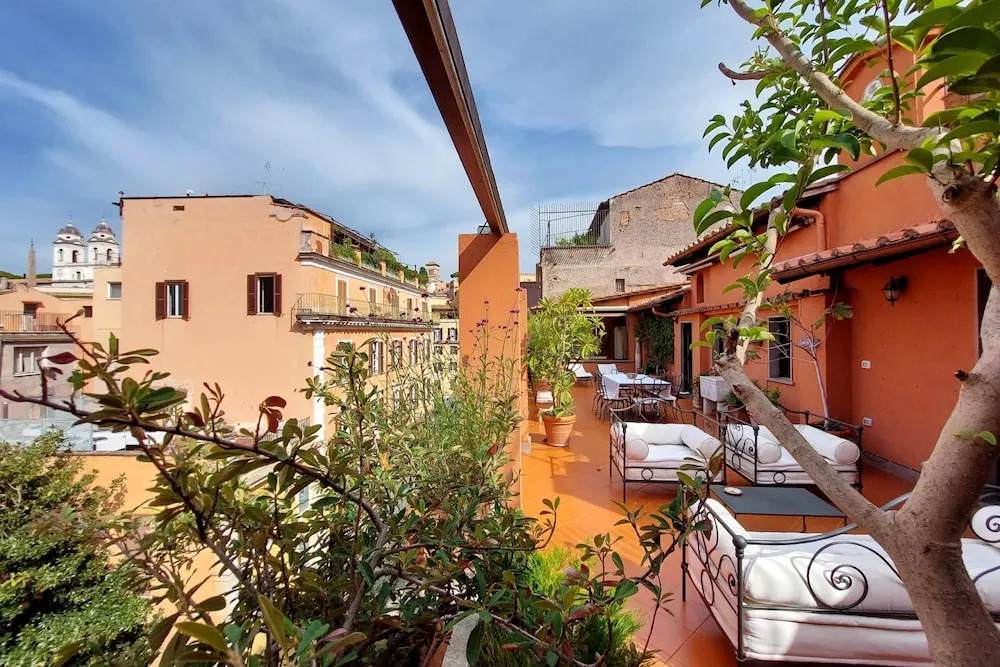 Treasurerome Spanish Steps Penthouse 4BR