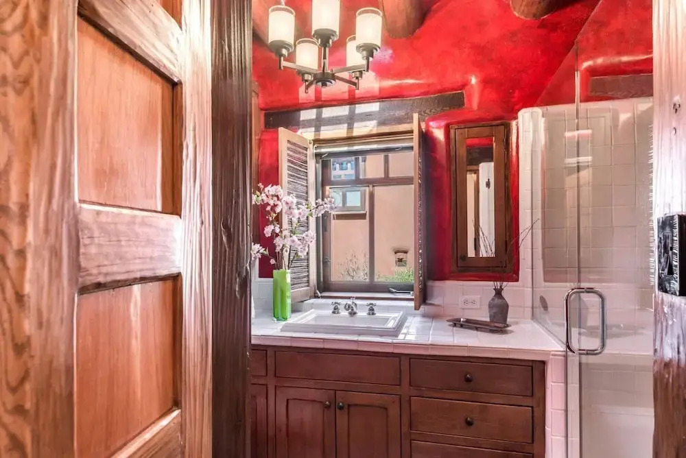 Buena Suerte - Quintessential Eastside Pied-a-terre, Fabulous Views and Patios, Kiva Fireplace, Walk to Canyon Rd. and the Plaza