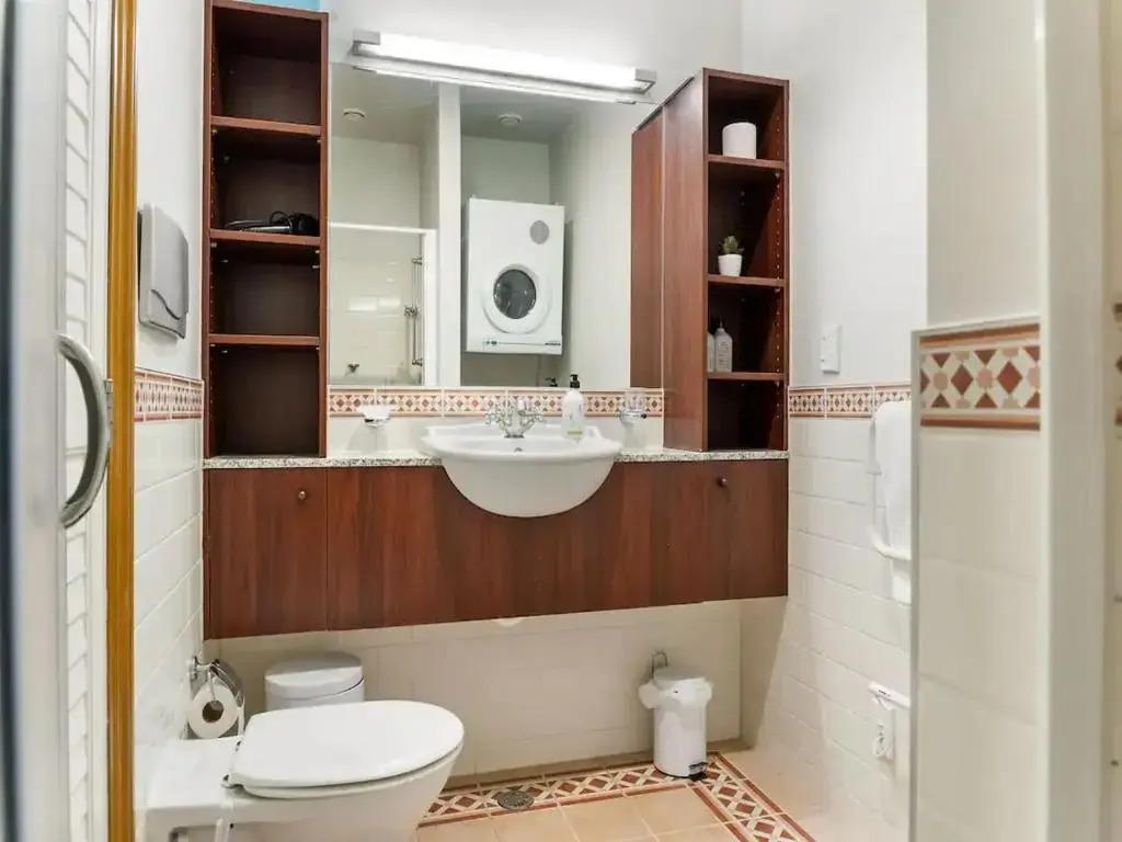 Relaxing Sea Wharf View Apartment by Zodiak Stays