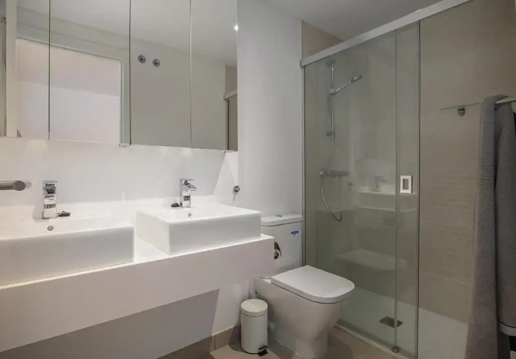 2313-Amazing new luxury apartment with three bedrooms