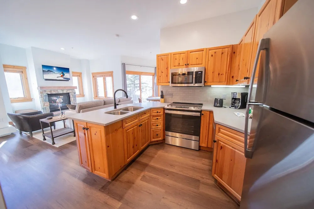 Expedition Station 8561 by SummitCove Vacation Lodging