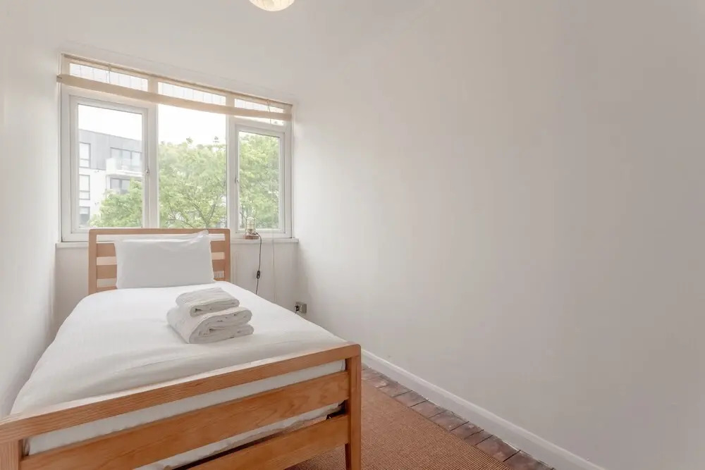 Modern 3 Bedroom In South West London