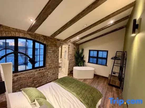 Unique Japandi Loft in Jewellery Quarter Bham