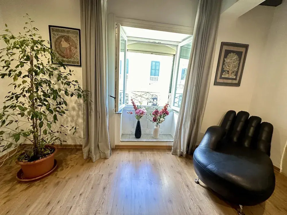 Historical 1400 Ft2 Apartment At Temple Of Apollo