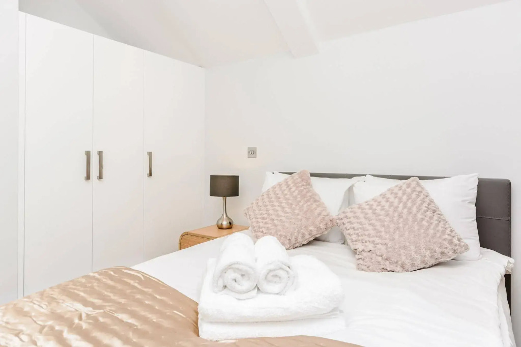 Ibis House by Viridian Apartments