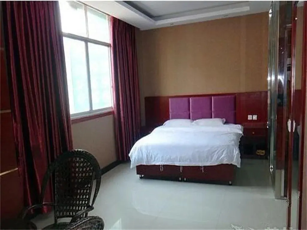 Anxian Changqing Hotel