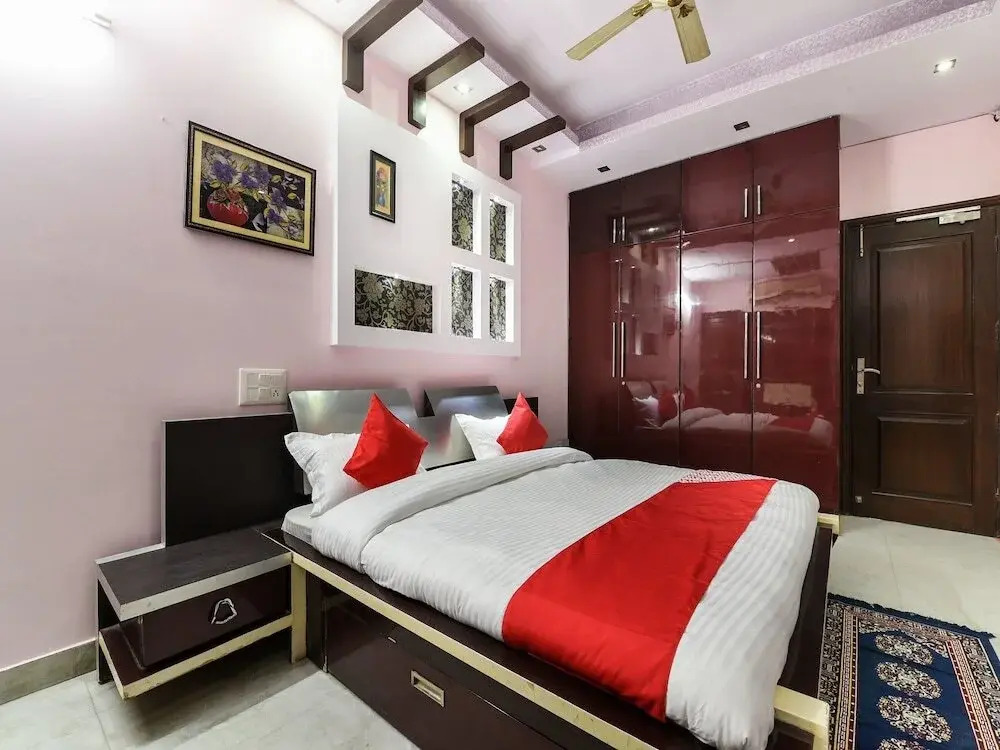 Mu Stay Guest House by OYO Rooms