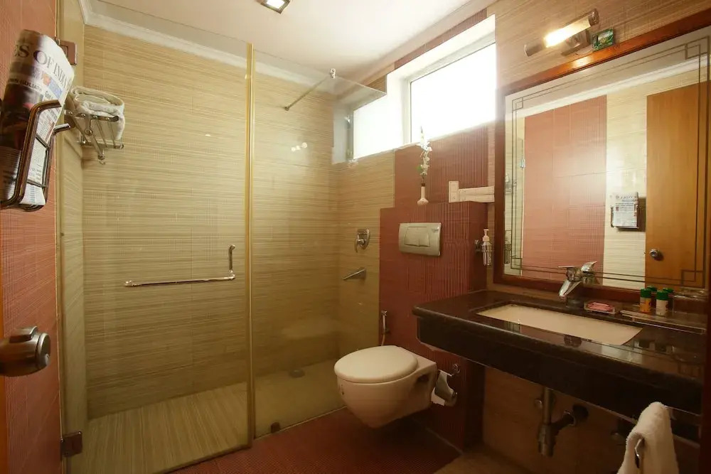 Emblem Hotel Sector 14 Gurgaon