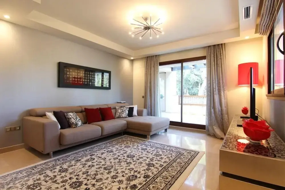 Medina Banus - Exquisite 2BR Apartment by Rafleys Near Puerto Banus, A/, Wifi