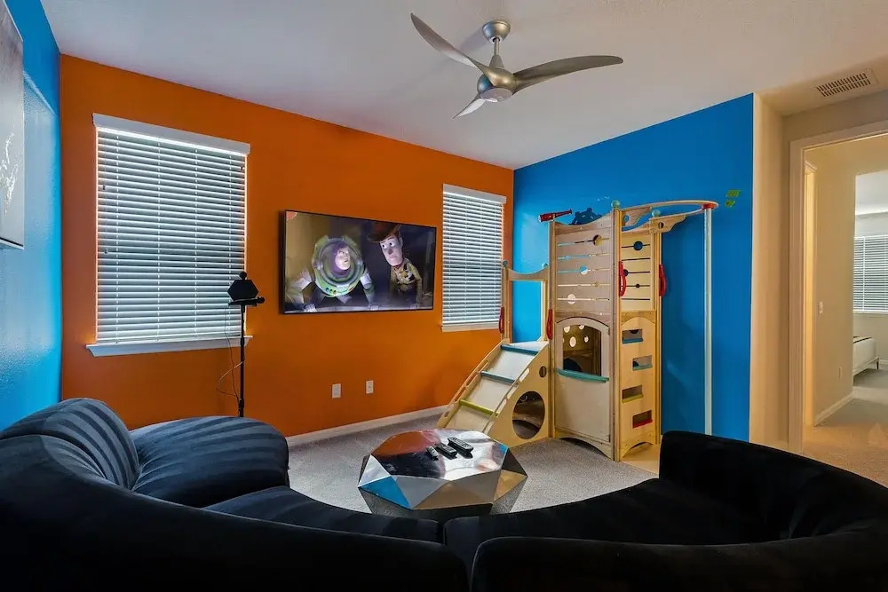 Sr006v: 8 Bed, Incredibles, Fashionista, Pool, Shuffle Board